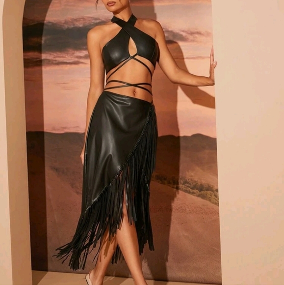 Stylish Black Faux Leather High-Waisted Midi Skirt With Fringe Detailing - Picture 3 of 5